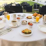 Le Logis Du Pere Hotel 4*