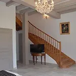 Le Logis Du Pere Hotel