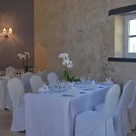 Le Logis Du Pere Hotel