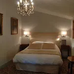 Le Logis Du Pere Hotel
