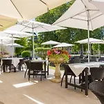 Le Logis Du Pere Hotel 4*