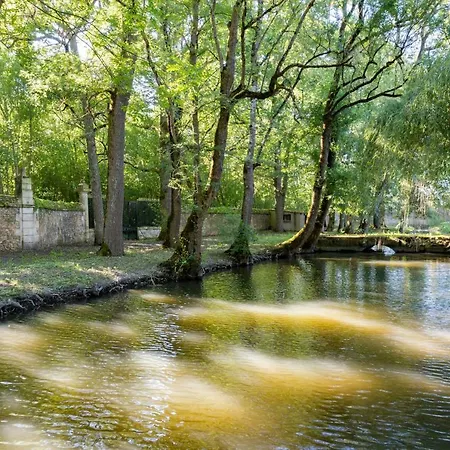 Hotel Le Logis Du Pere