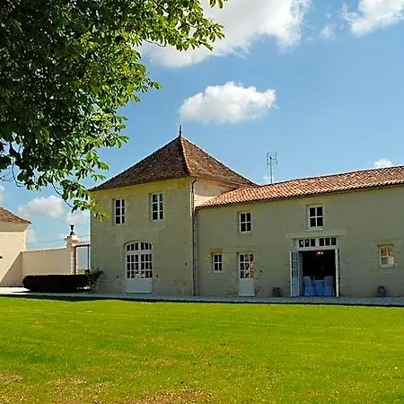 Hotel Le Logis Du Pere Saint-Coutant-le-Grand