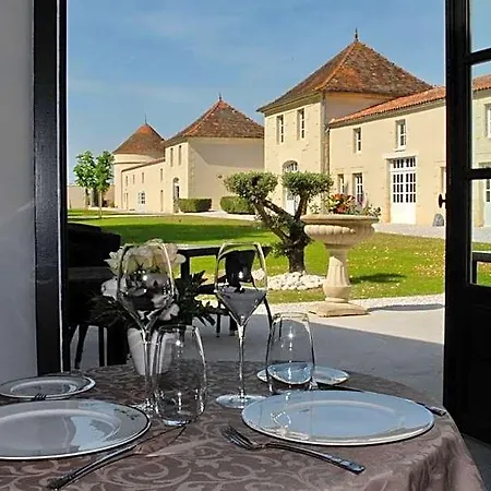 Le Logis Du Pere Hotel 4*