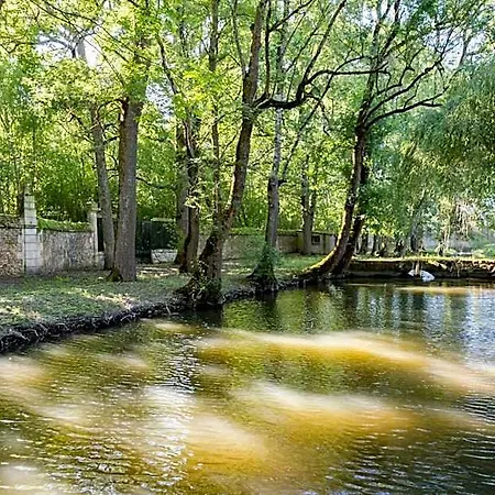 Le Logis Du Pere Hotel