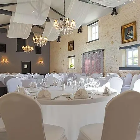 Hotel Le Logis Du Pere