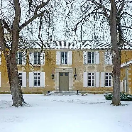 Hotel Le Logis Du Pere 4*