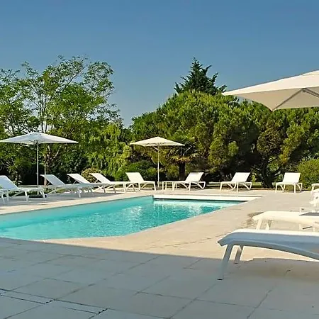 Le Logis Du Pere Hotel