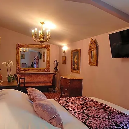 Hotel Le Logis Du Pere