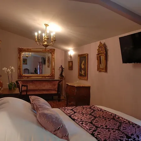 Hotel Le Logis Du Pere