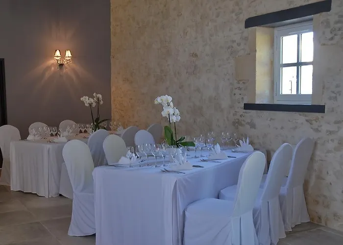 Le Logis Du Péré Hotel