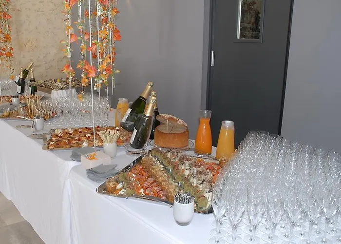 Hotel Le Logis Du Péré 4*