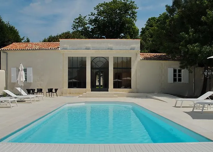 Le Logis Du Péré 4*