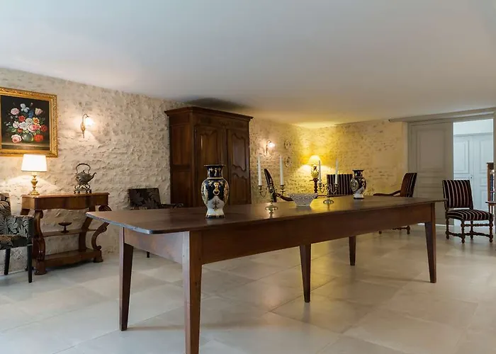 Le Logis Du Pere Szálloda 4*