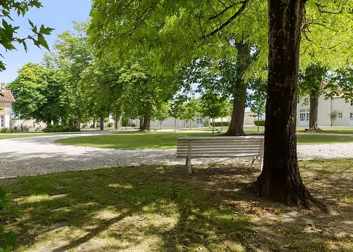 Le Logis Du Pere Szálloda 4*