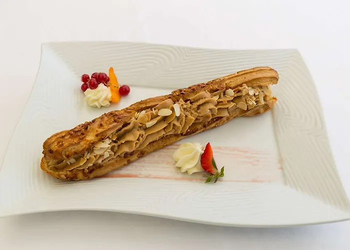 Hotel Le Logis Du Péré