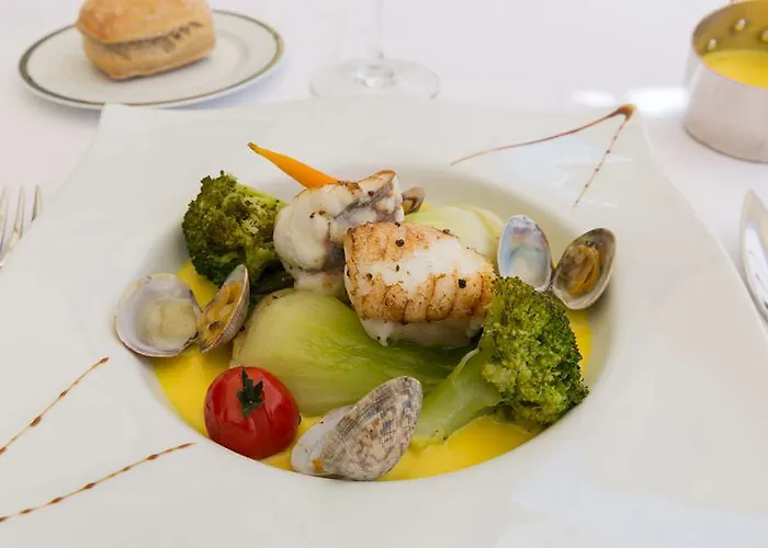 Hotel Le Logis Du Péré 4*