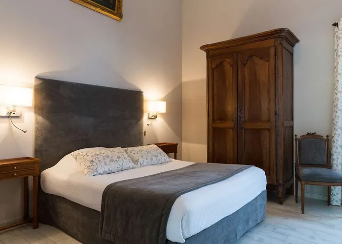 Le Logis Du Pere Szálloda 4*